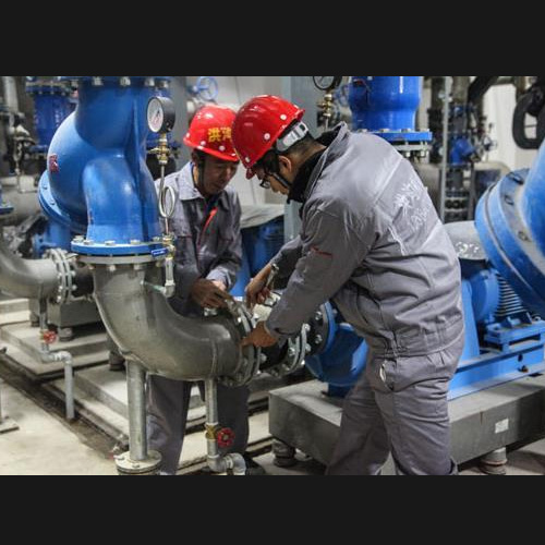 安庆工厂设备维修现场